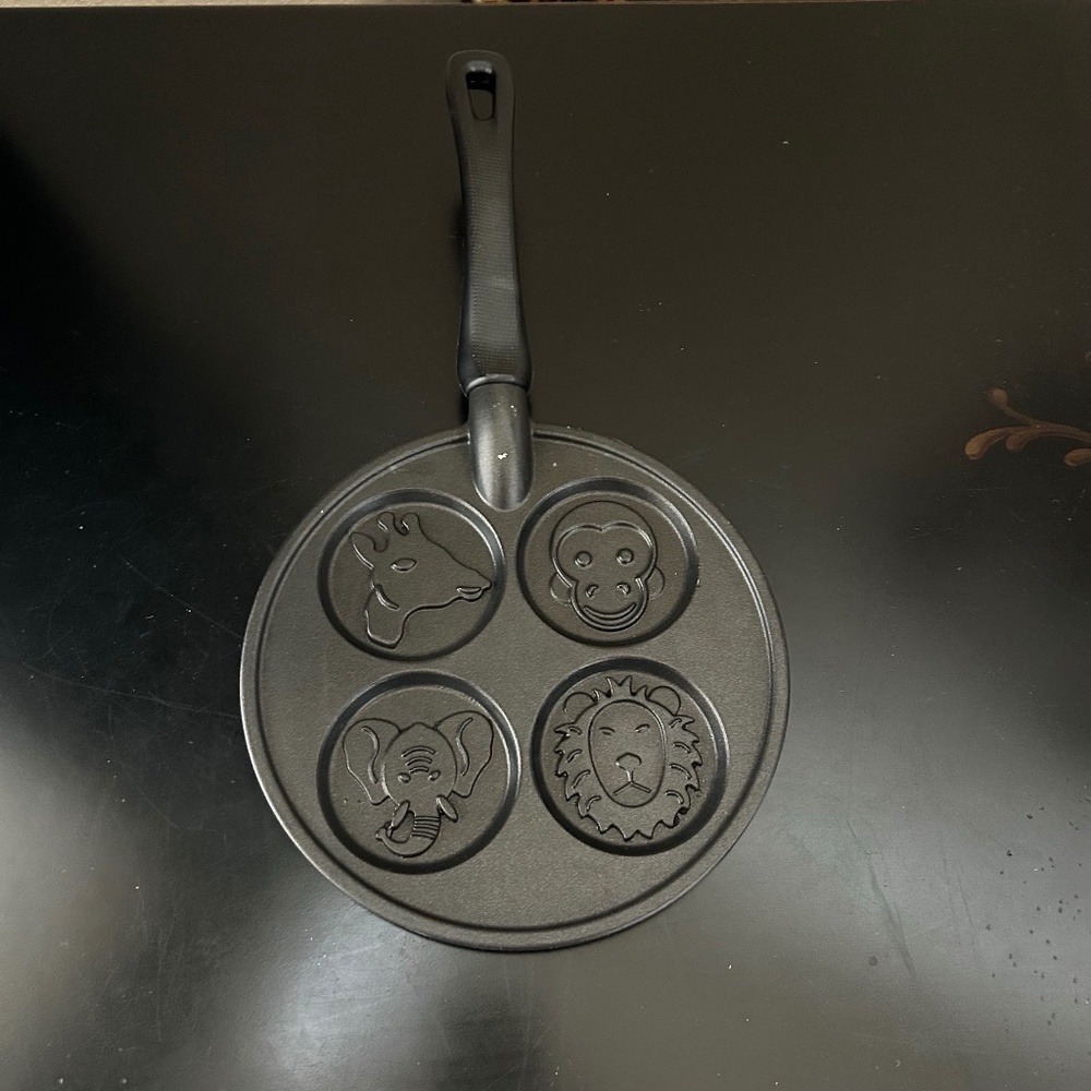 Nordic Ware USA Jungle Mini Pancake Pan